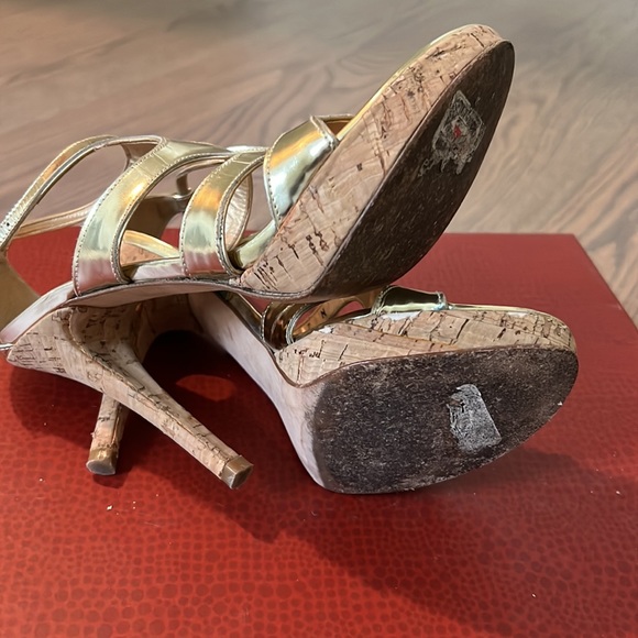 Stuart Weizmann Gold Strappy Platform Stilettos - Picture 9 of 10